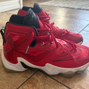 Nike Men’s LeBron basketball shoes